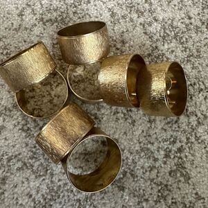 Set of 8 Vintage Hollywood Regency Textured Gold Tone Round Metal Napkins Rings